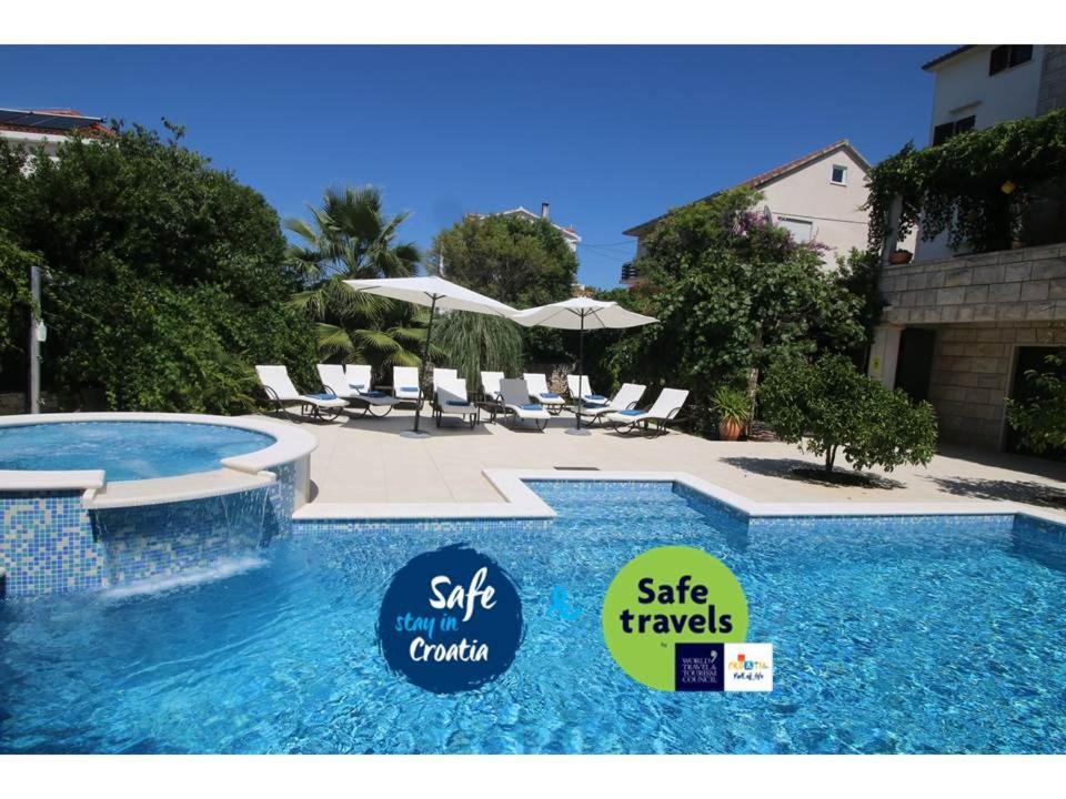 Villa Renipol Adults Only Sutivan Exterior foto